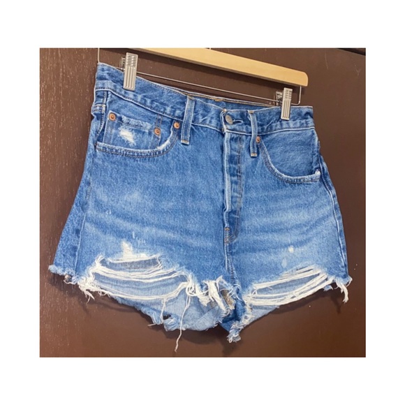 Levis Premium 501 shorts size 28 - Picture 3 of 9